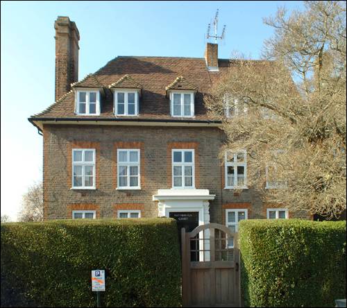 31-35 R Rd Rotherwick Court